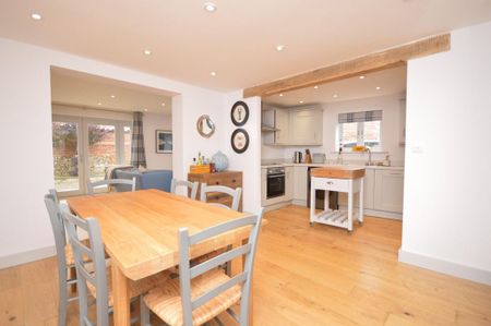 2 bedroom terraced house to rent - Photo 3