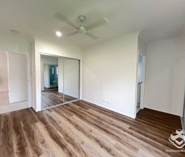 A Spacious Family Home timber floor, high ceiling - Photo 5