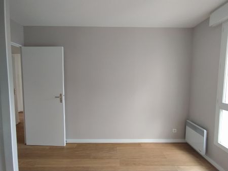 Appartement - 2 pièces - Jaude/Banque de France - Photo 4