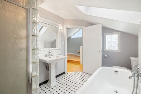 For Lease - 21 Kelso Avenue, Toronto, Ontario - Photo 5