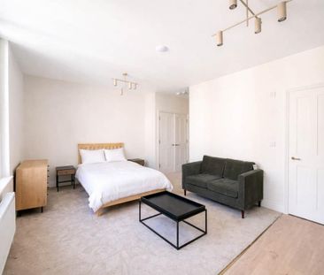 Studio to rent - Photo 2