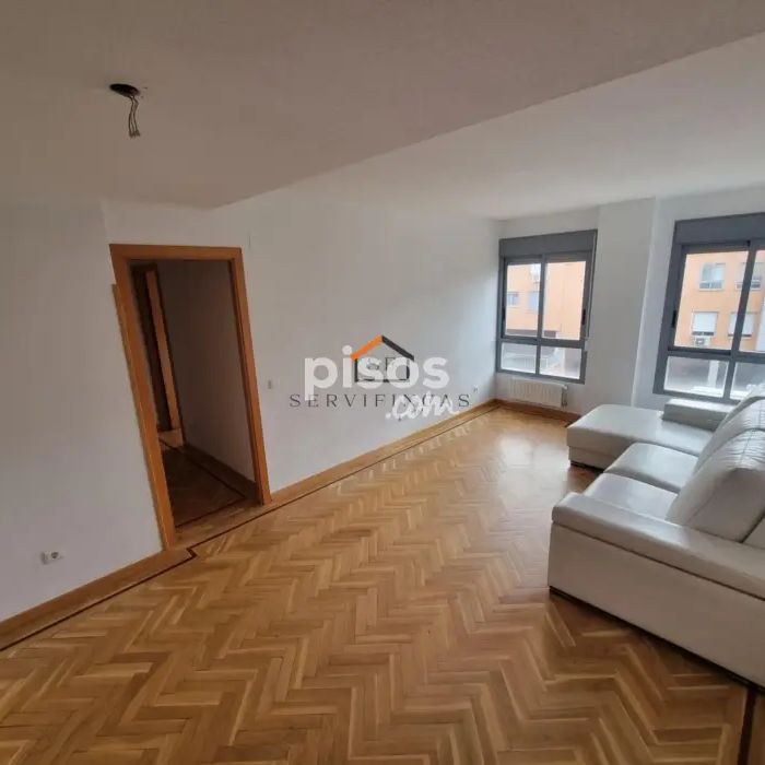 Piso en alquiler en Calle Oporto, 7, cerca de Calle Aveiro - Photo 1