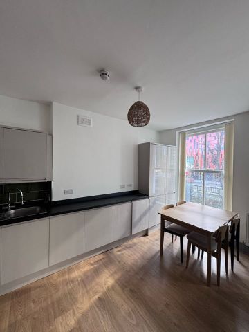 1 Bed Flat, Lewisham High Street, SE13 - Photo 4