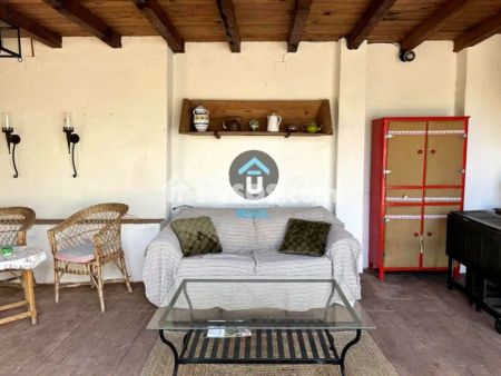 Chalet en alquiler en Calle de las Piedras Altas, cerca de Calle del Condes de Oropesa - Photo 2