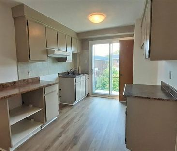 N-Rosemont Grand 4 1/2 Triplex 2e Étage près de tous les services - Photo 3