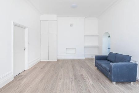 Broadhurst Gardens, Finchley Road, London, NW6 - Photo 2