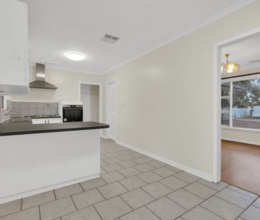 Charming 3-Bedroom Family Home in Morphett Vale, SA 5162 - Photo 3