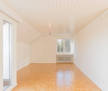 Renovierte Dachwohnung an ruhiger Lage mit traumhafter Aussicht! - Photo 6