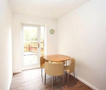 1 bedroom in a house share to rent - Photo 6
