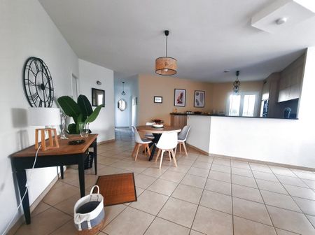 À Louer : Superbe Maison Récente – T4 de 100m² à Odos avec Vue sur la Chaîne des Pyrénées - Photo 2