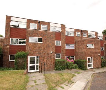 Woodlands Court, Woking, Surrey, GU22 7RY - Photo 5