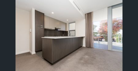 This spacious apartment is luxurious and in a great location! - Photo 4