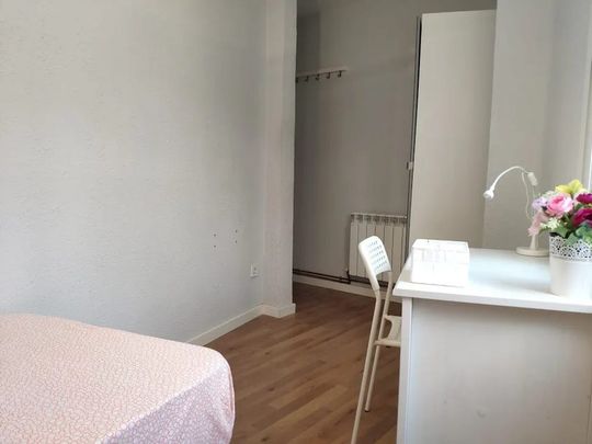 Calle de Venancio Martín, Madrid, Community of Madrid 28038 - Photo 1