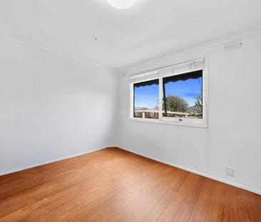 Spacious Family Home! - Photo 3