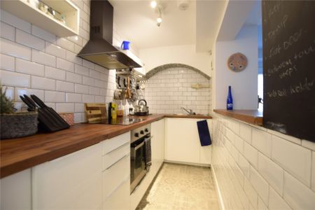 1 bedroom Flat in Russell Street, Reading - Photo 5