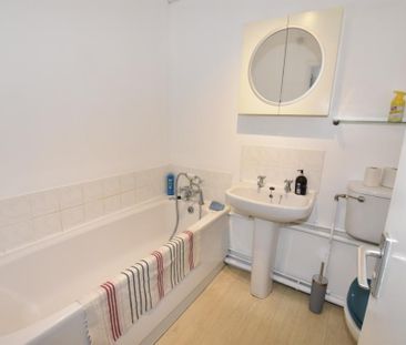 1 bedroom flat to rent - Photo 6