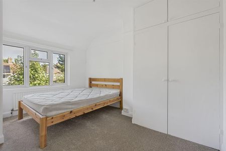 4 bedroom semi-detached house to rent - Photo 5