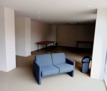 Large Studio - Photo 4