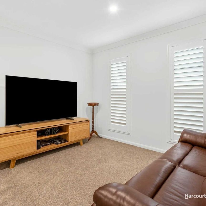 Modern, Stylish 2-Storey Townhouse in Prime Capalaba Location - Photo 1