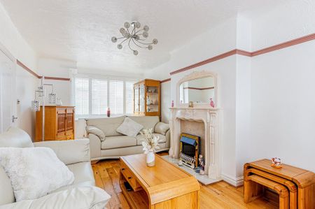 4 bedroom semi-detached house to rent - Photo 2