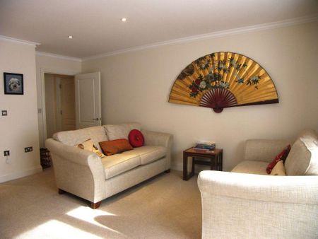 2 bedroom apartment to rent - Photo 4