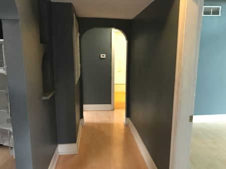 WHOLE HOUSE, 2 BDRMS, UNDEVELOPED BSMT IN STAMPEDE PARK! - Photo 4