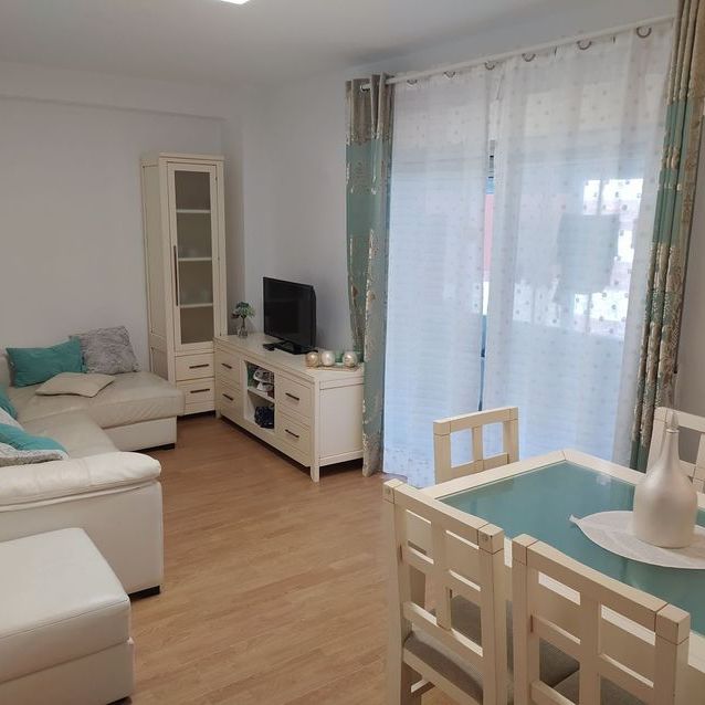 Alquiler de piso en Avenida Periodista Beatriz Cienfuegos, 8 - Photo 1