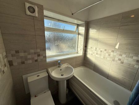 6 bedroom semi-detached house to rent - Photo 5