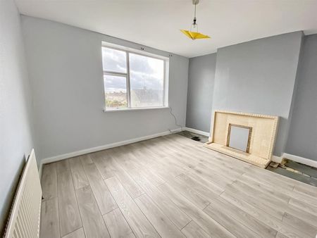 Quinton Parade, Coventry, CV3 5HW - Photo 2