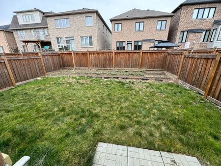 For Lease - 30 Buttonleaf Crescent, Whitchurch-Stouffville, Ontario - Photo 3