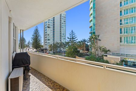 Secluded Sanctuary Steps from the Action - Photo 5