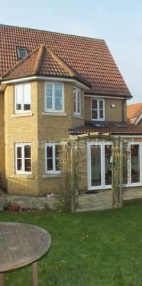 6 bedroom property to rent in St Neots - Photo 1