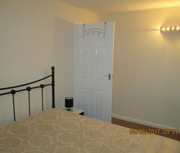 2 bedroom maisonette to rent - Photo 4
