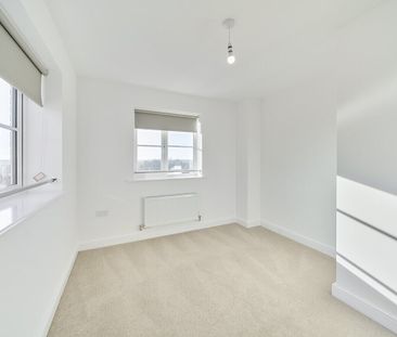 Old Manor End, Upton - Photo 3