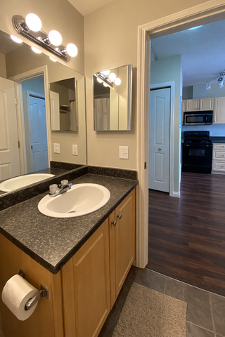 1 bedroom condo for rent – Vantage Pointe | Beltline – Available April 1 - Photo 3