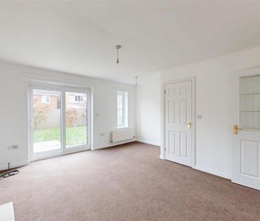 3 bedroom end of terrace house to rent - Photo 4
