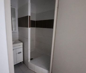 Location Appartement 2 pièces 48m² MARSEILLE 3ème - Photo 5