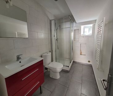 Appartement T1 bis meublé avec chambre en mezzanine proche centre-ville Nimes à louer - Photo 4