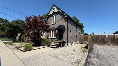 For Lease - 2 Erie Avenue, London South, Ontario - Photo 2