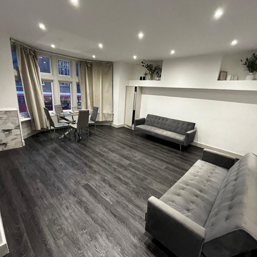 3 Bed Flat, Finchley Road, NW11 - Photo 1