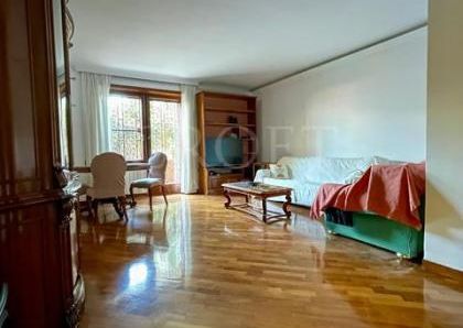 Monteverde Vecchio-Terrace: Furnished 2 Bedroom, 2 Bath, spacious kitchen, living, large private terrace and garden. Bright, silent, near shops, services and transport, located on a quite street in a well kept building. Possible parking. Ref 2375