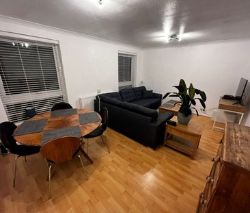 Room in a Shared Flat, Hanford Close, SW18 - Photo 5