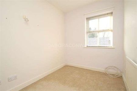 Macleod Road, Winchmore Hill, N21 - Photo 2