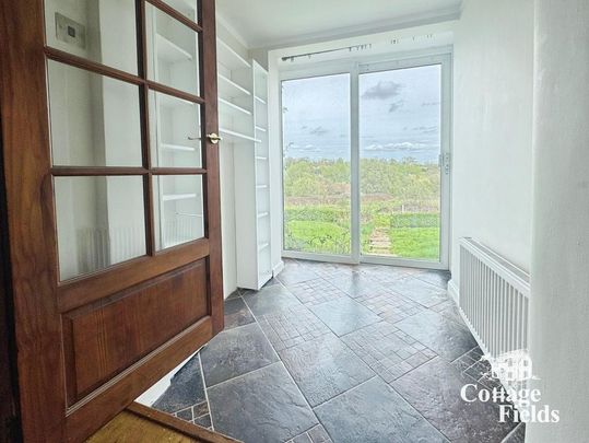 4 bedroom end of terrace house to rent - Photo 1