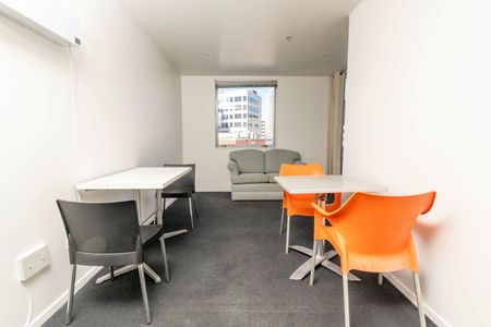 Sunny One Bedroom Apartment with Large Balcony - Photo 3