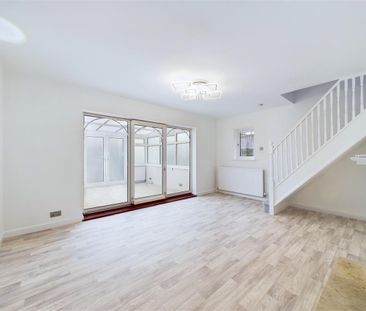 4 bedroom Semi-detached house to rent - Photo 2