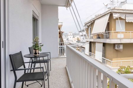 Sunny 2BR Apartment in Nea Smyrni - Photo 4