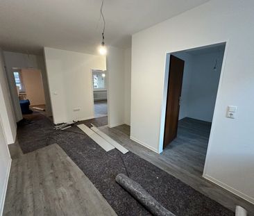 Frisch saniert & großzügiger Balkon! 3-Zimmer-Wohnung im 2. OG - Photo 1