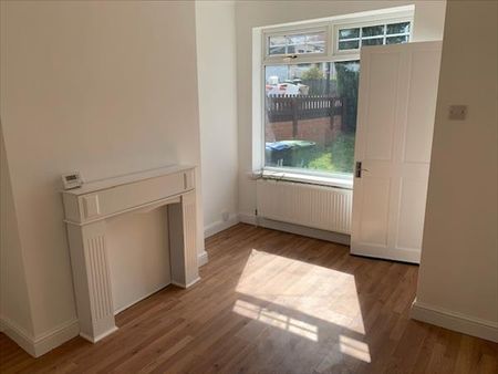 2 bedroom semi-detached bungalow to rent - Photo 2