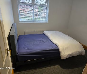 Room in a Shared House, Hadley Avenue, M13 - Photo 5